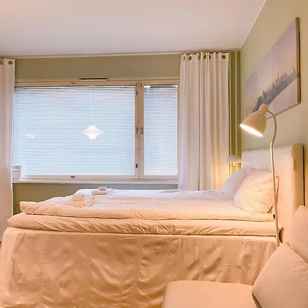 Jade's Suite, Center