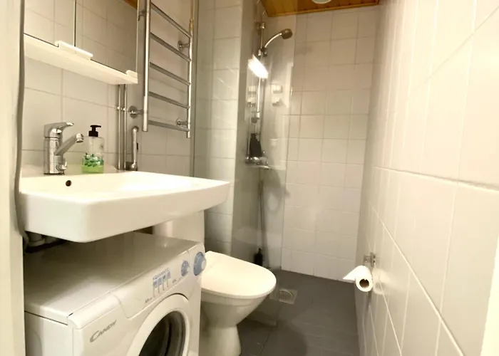 Jade's Suite, Center