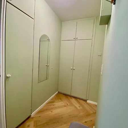 Jade's Suite, Center Daire *